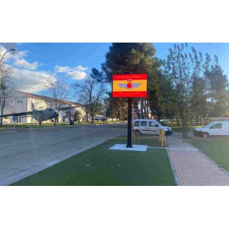 Cartellone Digitale LED P5 su Palo | COSMI Urban 2050×1417 | 4G